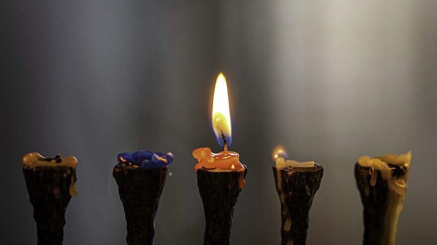 The Hanukkah menorah. Credit: Pixabay.
