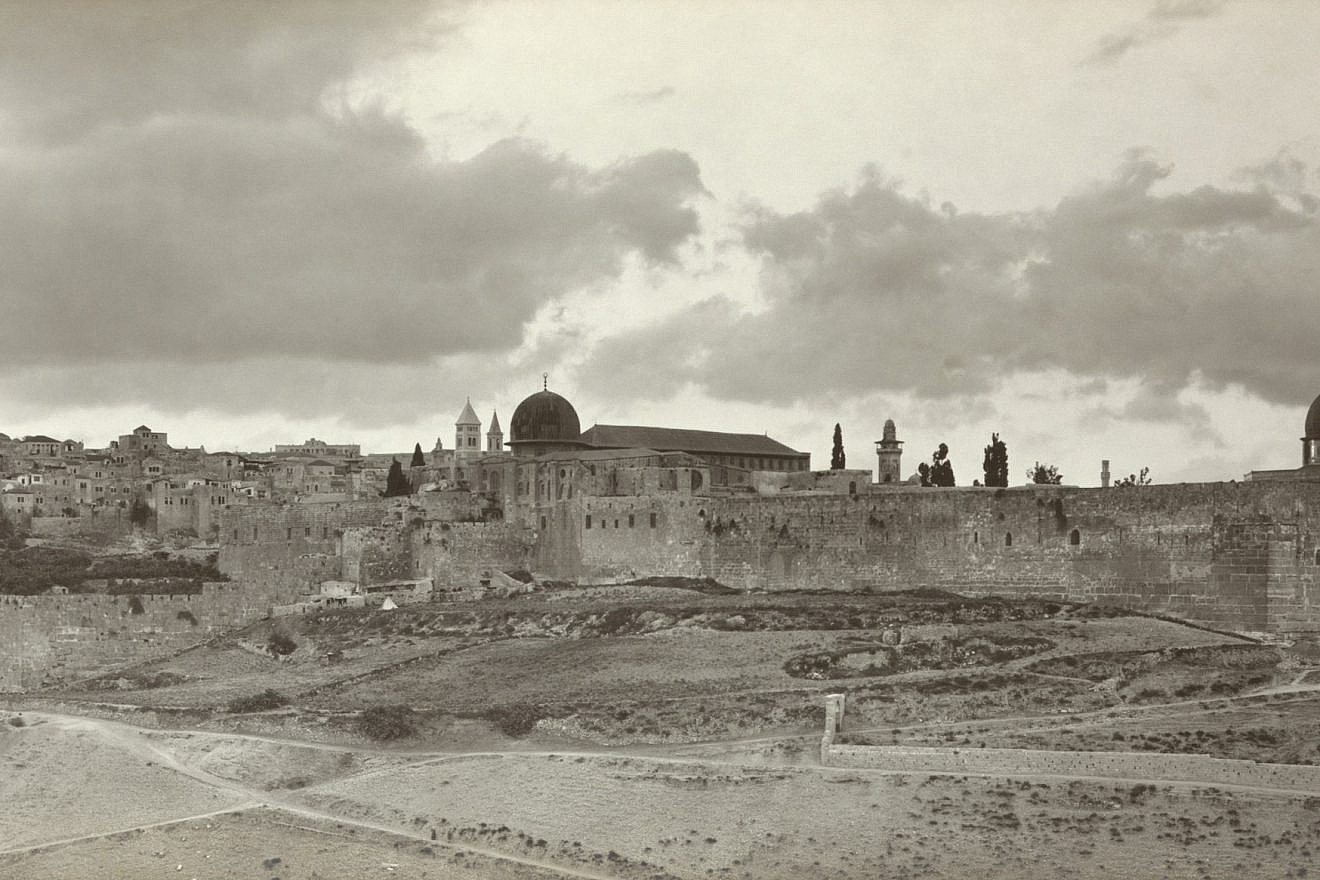 A panorama of Jerusalem in the early 20th century. Credit: Wikimedia Commons.