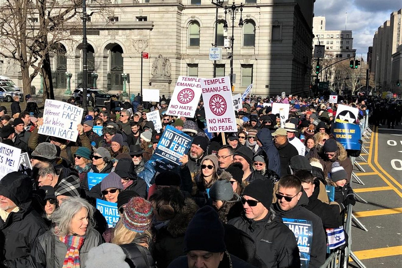 An estimated 25,000 people converged on Manhattan’s Foley Square, crossed the Brooklyn Bridge and and made their way to Cadman Plaza as part of a “No Hate. No Fear.” rally on Jan. 5, 2020. Photo by Rivka Segal.