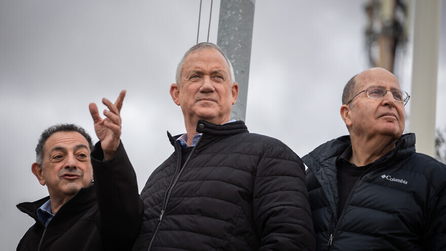 Blue and White Party leader Benny Gantz (center) and Knesset member Moshe Ya’alon (right) during a visit to the Vered Yeriho observation point in the Judean Desert on Jan. 21, 2020. Photo by Hadas Parush/Flash90.