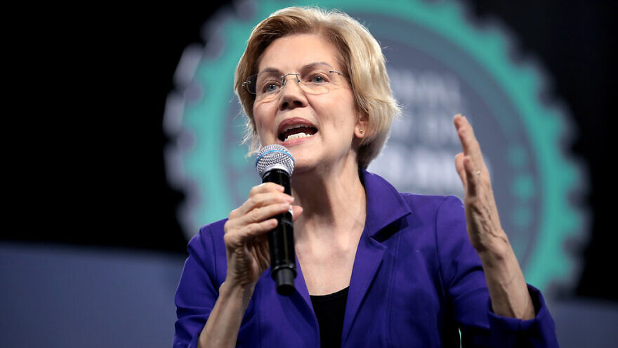 Sen. Elizabeth Warren (D-Mass.) speaking with attendees at the 2019 National Forum on Wages and Working People hosted by the Center for the American Progress Action Fund and the SEIU at the Enclave in Las Vegas, Nev. Credit: Gage Skidmore/Flickr via Wikimedia Commons.