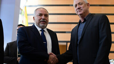 Blue and White Party head Benny Gantz and Yisrael Beiteinu leader Avigdor Lieberman hold a joint statement after a meeting in Ramat Gan on March 9, 2020. Photo by Tomer Neuberg/Flash90.