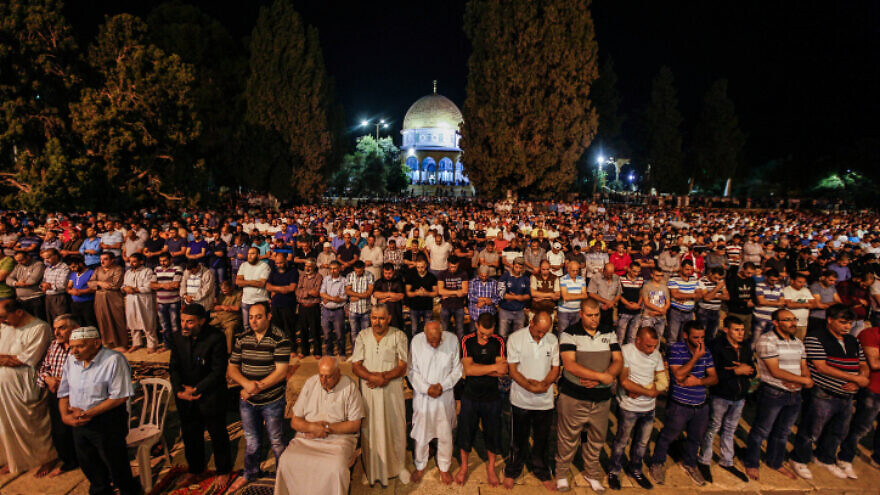 Thousands of Muslim worshippers pray in front of the Dome of the Rock at the Al-Aqsa mosque compound during the holy month of Ramadan in Jerusalem's Old City, June 6 2016. Photo by Sliman Khader/Flash90.