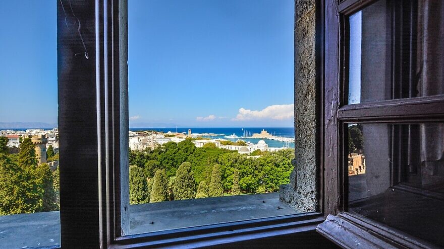 Window to the Mediterranean. Credit: Pixabay.