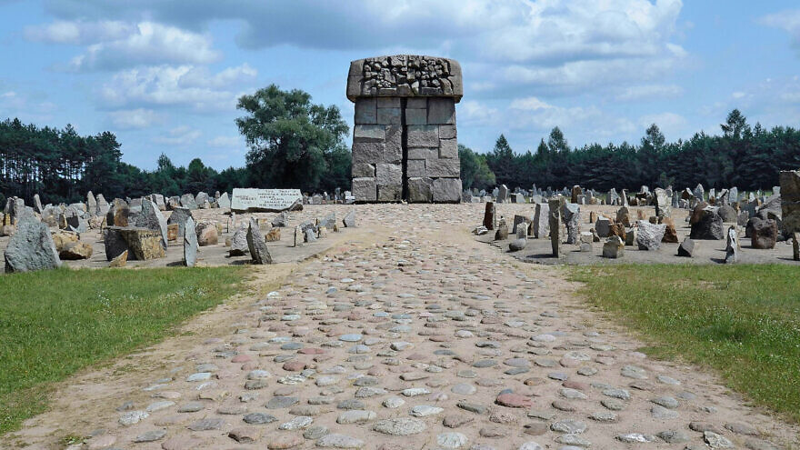 A memorial to the Treblinka concentration camp. Credit: Wikimedia Commons.