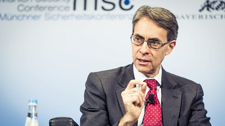 Then-director of Human Rights Watch Kenneth Roth at the Media Security Conference in Munich, Feb. 19, 2017. Credit: Kuhlmann/MSC via Wikimedia Commons.