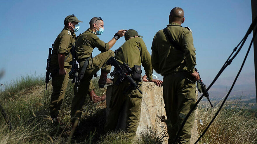 IDF officers looking over the border with Lebanon. Photo: IDF Spokesperson's Unit