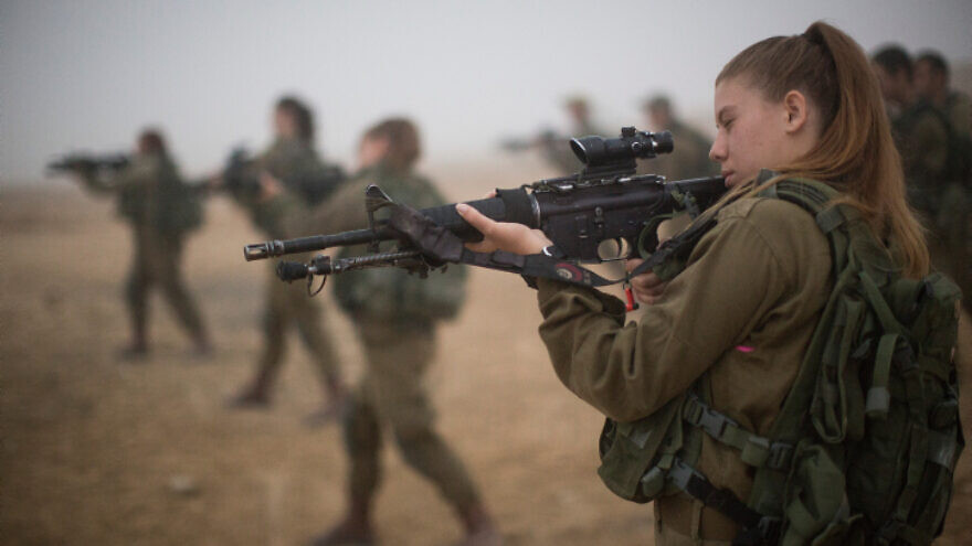 Soldiers of the IDF Bardelas Battalion prepare for urban-warfare training near Nitzanim in the Arava area of southern Israel on July 13, 2016. Photo by Hadas Parush/Flash90.