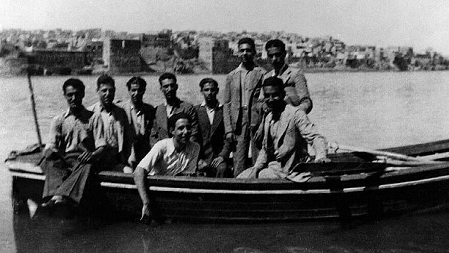 A group of Iraqi Jews who fled to the British Mandate of Palestine following the 1941 Farhud pogrom in Baghdad. Credit: Moshe Baruch via Wikimedia Commons.
