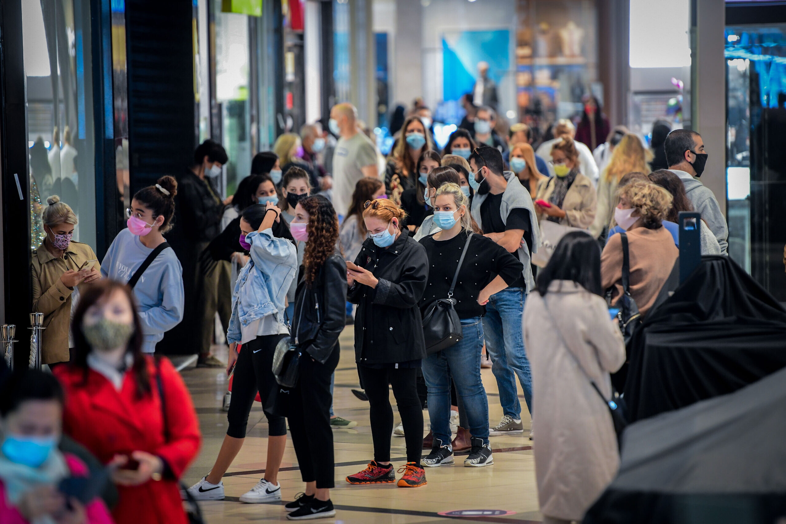 Israelis flock to malls for Black Friday deals amid COVID-19 conditions - What Time Are Malls Open On Black Friday
