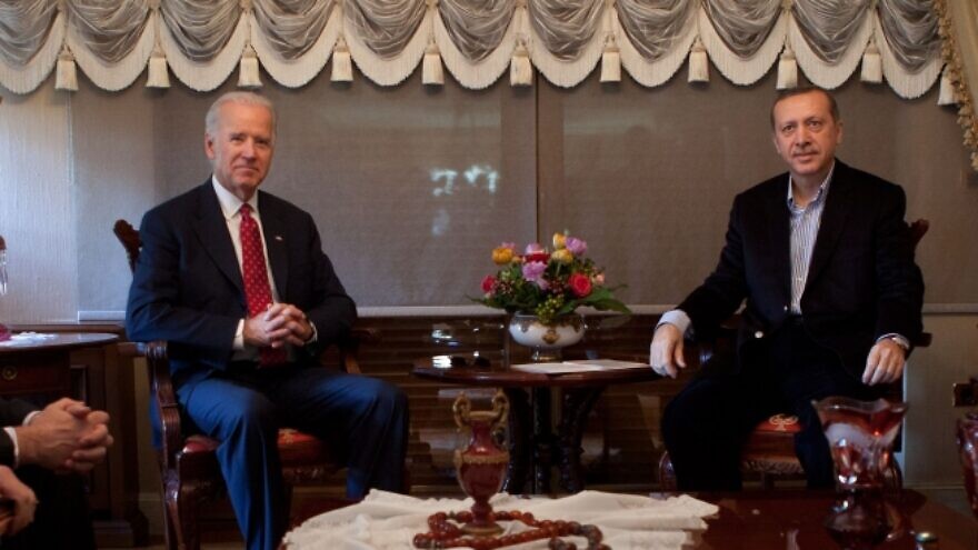 Then-U.S. Vice President Joe Biden meets with then-Turkish Prime Minister Recep Tayyip Erdoğan at his home in Istanbul, Turkey, Dec. 3, 2011. Photo: David Lienemann/White House.