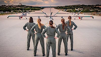 The IAF's five new women UAV operators, Dec. 9, 2020. Credit: IDF Spokesperson's Unit.