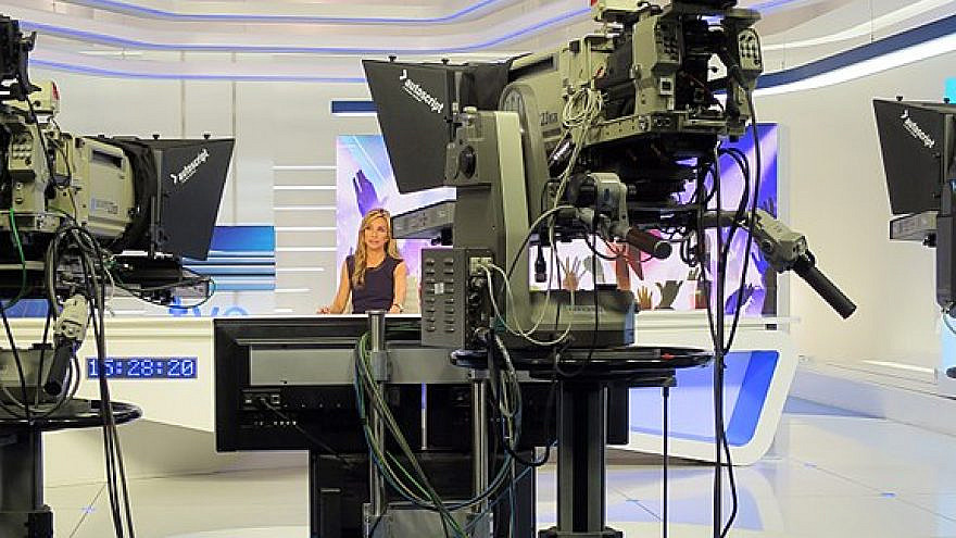 TV studio. Credit: Daniel Lobo via Wikimedia Commons.