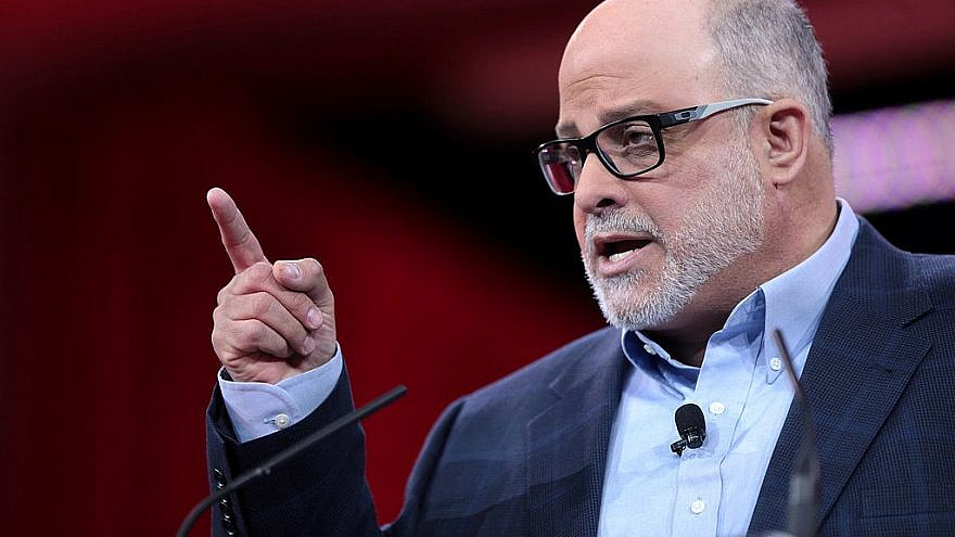 Mark Levin speaks at the 2015 Conservative Political Action Conference (CPAC) in National Harbor, Maryland, Feb. 28, 2015. Credit: Gage Skidmore via Wikimedia Commons.