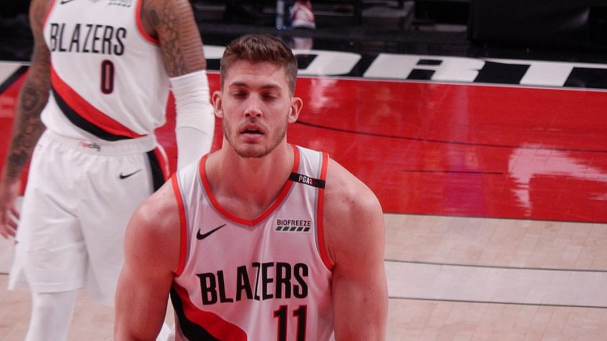 Meyers Leonard of the Portland Trail Blazers shoots a free throw against the Cleveland Cavaliers on Jan. 16, 2019, at Moda Center in Portland, Ore. Credit: Wikimedia Commons.