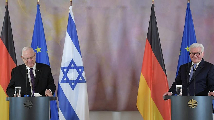 Israeli President Reuven Rivlin (left) and German President Frank-Walter Steinmeier at a joint press briefing after their meeting in Berlin, March 16, 2021. Credit: Amos Ben Gershom/GPO.