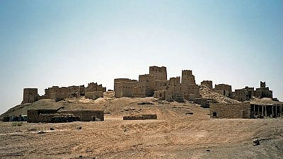 The ruins of ancient Marib in Yemen, Aug. 18, 1986. Credit: Bernard Gagnon via Wikimedia Commons.