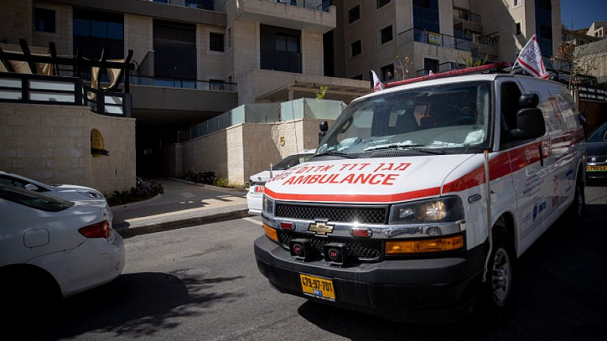 Israeli police and paramedics outside the home of the former ZAKA chairman Yehuda Meshi Zahav, in Givat Ze'ev, Jerusalem, where he attempted suicide earlier in the day, April 22, 2021. Photo by Yonatan Sindel/Flash90.