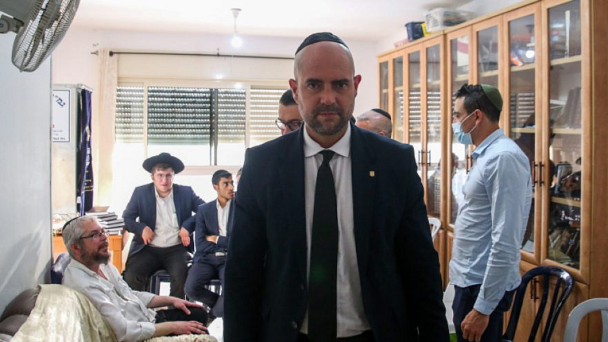 Then-Israeli Public Security Minister Amir Ohana in Tzfat, visiting the family of Shlomo Zalman, who died on April 30 in the Meron stampede, May 5, 2021. Photo by David Cohen/Flash90.