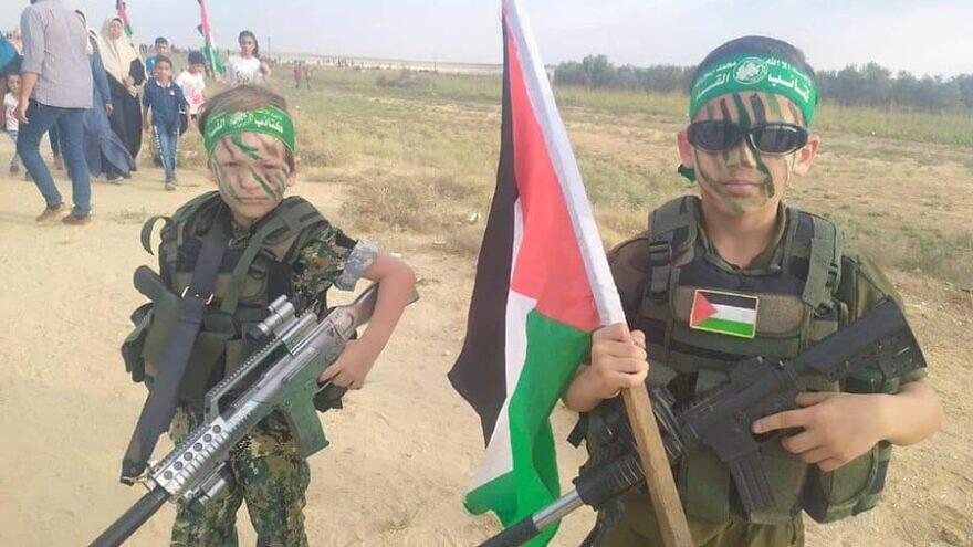 Дети в Газе участвуют в спровоцированных ХАМАСом беспорядках на границе с Израилем, 24 августа 2021 г. Источник: Twitter.