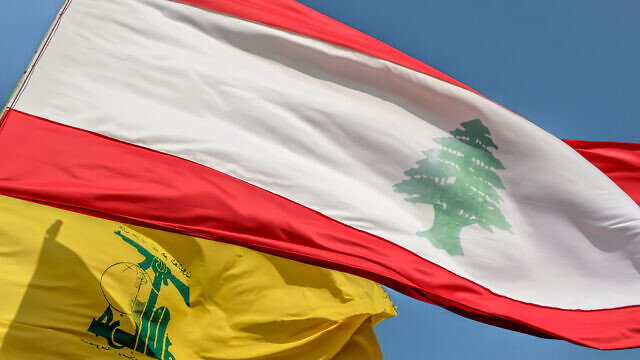 Hezbollah and Lebanese flags. Credit: Arthur Sarradin.