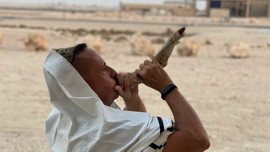 Blowing shofar in the Gulf to mark the arrival of the Jewish New Year 5782. Credit: Association of Gulf Jewish Communities.