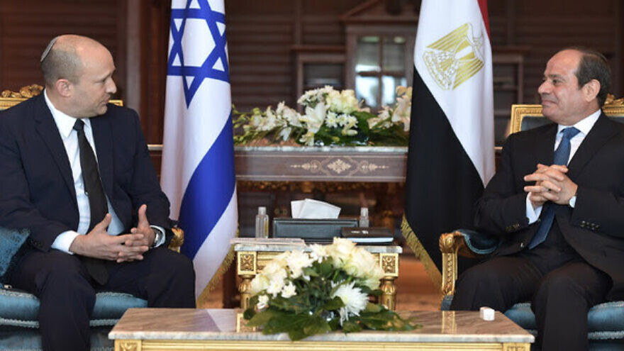 Israeli Prime Minister Naftali Bennett with Egyptian President Abdel Fattah el-Sisi in Sharm El-Sheikh. Credit: GPO/Kobi Gideon.