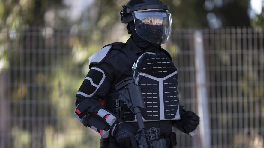 Gal Versatile Protective Suit (VPS). Credit: Israel Weapons Industries.