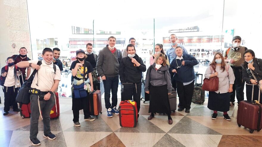 Students of Darkaynu, the Ohr Torah Stone Year-In-Israel program for students with special needs, arrive in Israel.
