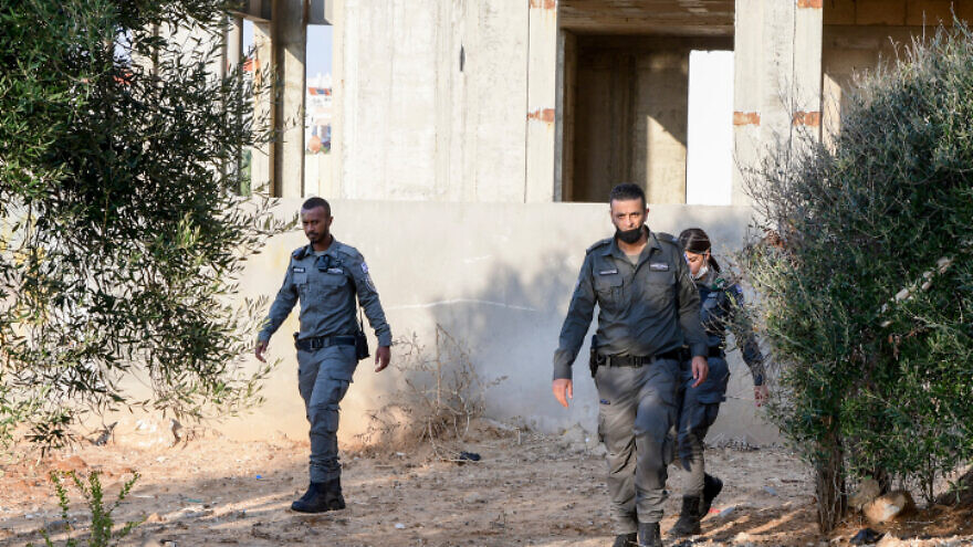 Police at the scene of a suspected terror attack in Jaffa, on Nov. 21, 2021. Photo by Avshalom Sassoni/Flash90.