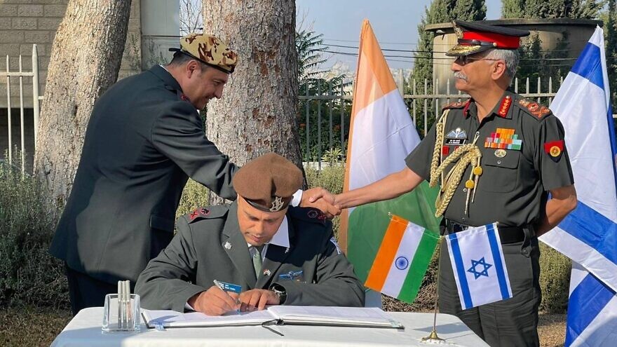 Indian Chief of Army Staff, Gen. Manoj Mukund Naravane (“MM”) Navarne, at a wreath-laying ceremony in Israel honoring Indian soldiers who died during World War I, Nov. 17, 2021. Source: Twitter.