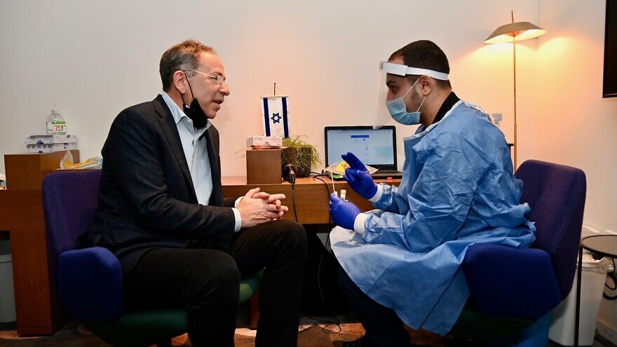 Incoming U.S. Ambassador to Israel Thomas Nides takes a COVID-19 test shortly after arriving at Ben-Gurion International Airport, Nov. 29, 2021. Source: Twitter.