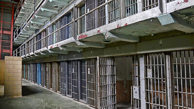 An unspecified prison cell in 2011. Credit: Bob Jagendorf/Wikimedia Commons.