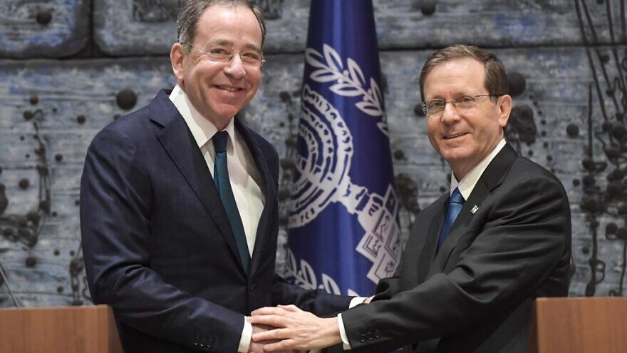 Israeli President Isaac Herzog (right) receives the credentials of new U.S. Ambassador to Israel Thomas Nides at the President's Residence in Jerusalem on Dec. 5, 2021. Credit: Kobi Gideon/GPO.