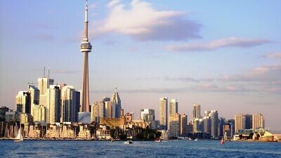 Toronto, the capital of the province of Ontario, along Lake Ontario’s northwestern shore. Credit: Pixabay.