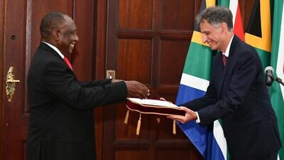 President Cyril Ramaphosa and His Excellency, the honourable Eliav Belotsercovsky, Israeli Ambassador to South Africa. Credit: Presidency of South Africa.