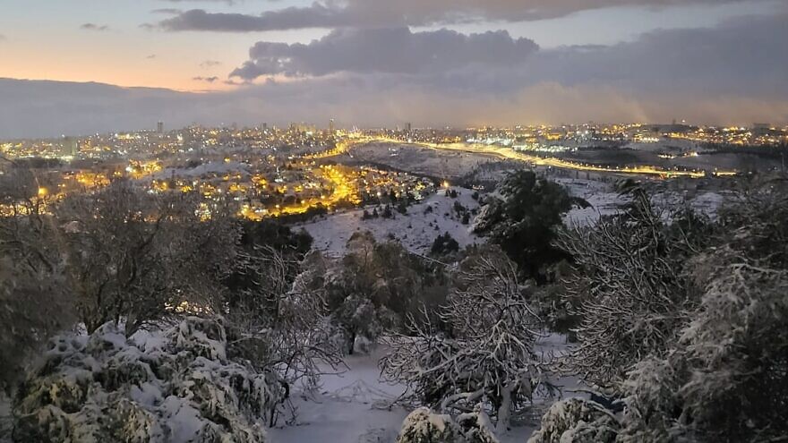 Snow in Nebi Samuel Park. Credit: Israel Nature and Parks Authority.