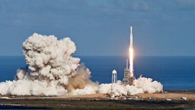 A SpaceX rocket launch. Credit: Oleg Yakovlev/Shutterstock.