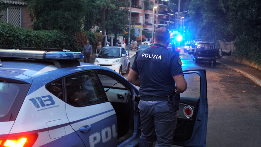 An Italian police officer. Credit: Cineberg/Shutterstock.