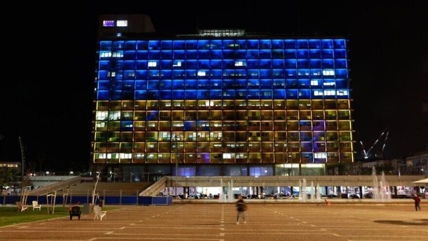 Tel Aviv City Hall lights up with the Ukrainian flag, Feb. 27, 2022. Source: Twitter.