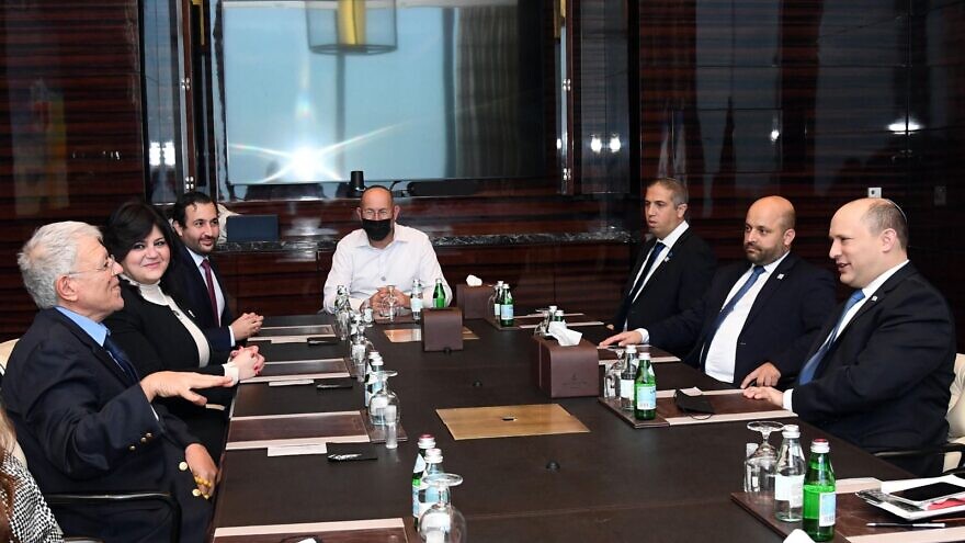 Prime Minister Naftali Bennett meets with the Bahraini Jewish community in Bahrain. Credit: Haim Zach/GPO.