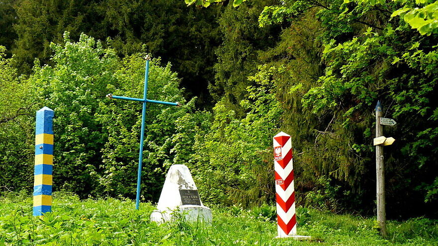 The Polish-Ukrainian border, May 25, 2015. Credit: Oblomov2 via Wikipedia.