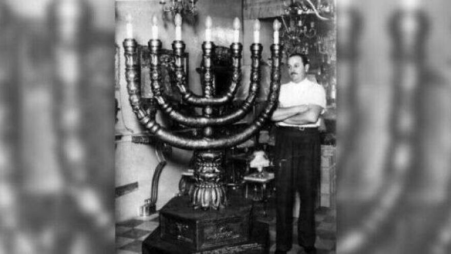 David Sabi and the menorah. Source: Knesset Press Office archives.