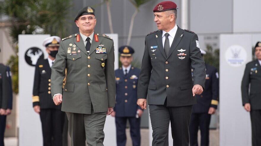 Cypriot military chief Lt. Gen. Demokritos Zervakis (left) and his Israeli counterpart, IDF Chief of General Staff Lt. Gen., upon Zervakis's arrival in Israel, March 7, 2022. Credit: IDF Spokesperson's Unit.
