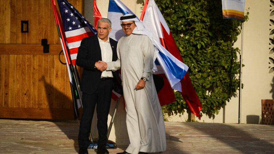 Israeli Foreign Minister Yair Lapid with his Bahraini counterpart, Abdullatif bin Rashid Al Zayani, at the "The Negev Summit" in Sde Boker, southern Israel, March 27, 2022. Photo by Flash90.