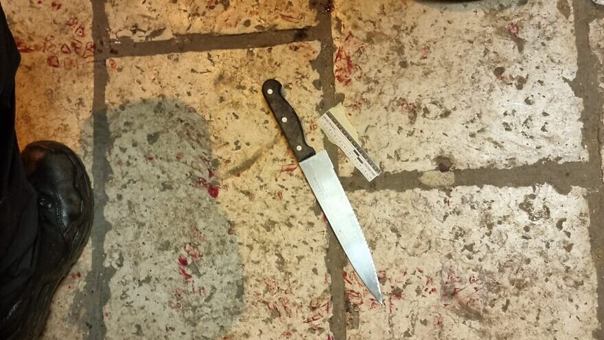 The knife used in an terror attack in Jerusalem's Old City on March 6, 2022. Credit: Israel Police.