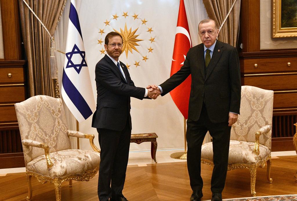 Israelul și Turcia țin primul summit economic din ultimii 13 ani