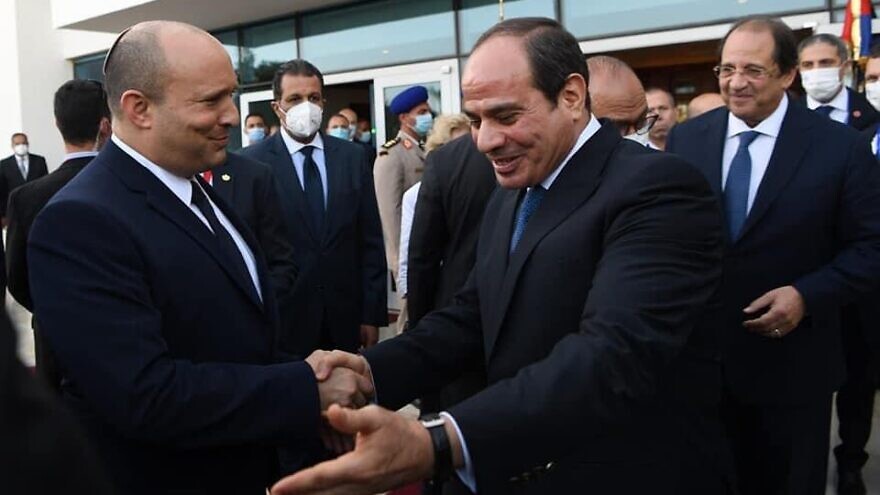 Israeli Prime Minister Naftali Bennett and Egyptian President Abdel Fattah el-Sisi meet at Sharm el-Sheikh, Egypt, in September 2021. Credit: Prime Minister's Office.