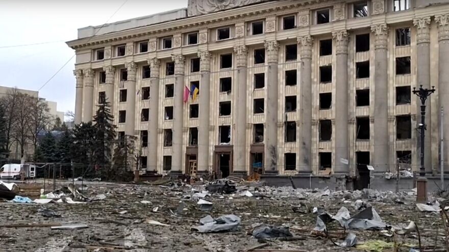 The damage to the Kharkiv administration building in Ukraine after a Russian strike. March 1, 2022. Source: Screenshot.
