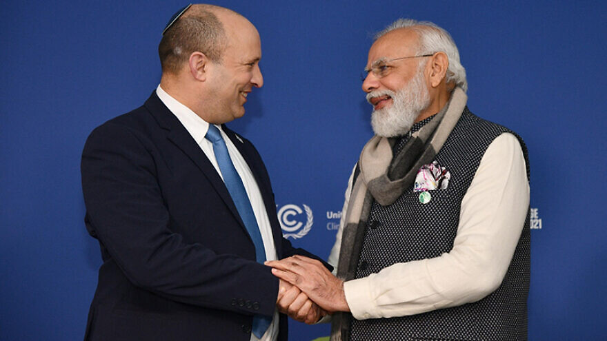 Israeli Prime Minister Naftali Bennett meets with Indian Prime Minister Narendra Modi on the sidelines of the U.N. Climate Change Conference (COP26) in Glasgow, October 2021. Credit: Haim Zach/GPO.